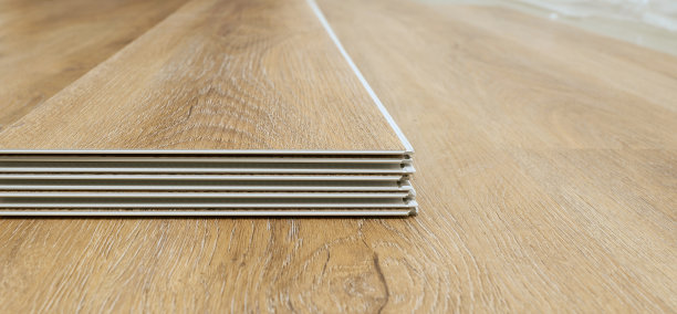 点击乙烯基地板安装自己在客厅图片下载