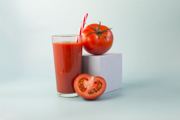 不同蔬菜拼贴。洋葱，青椒和西红柿，一组特写照片图片下载