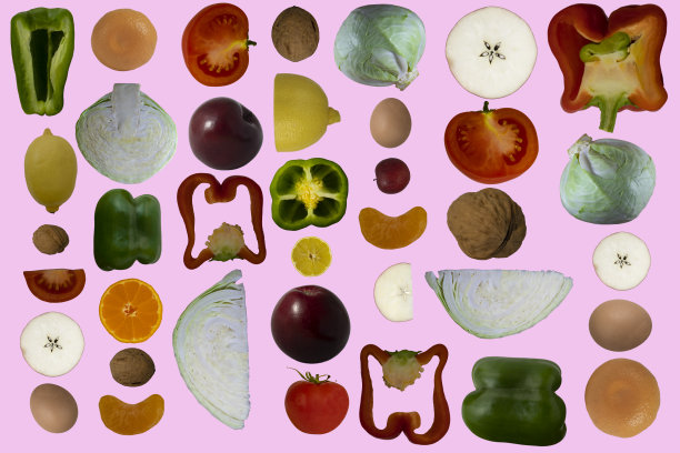 平坦地把什锦素食片放在浅色的背景上。图片下载