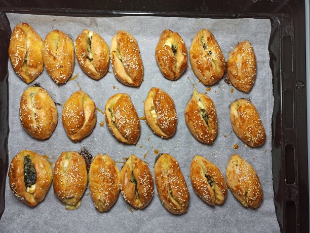 从俯视图看自制烤咸饼干图片下载