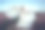 美丽的女人在花卉公园，花园里的玫瑰。化妆，头发，玫瑰花环。图片下载