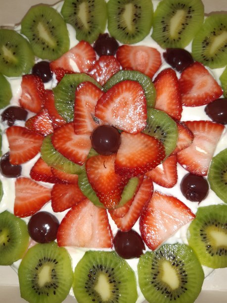 奶油蛋白甜饼浇头。图片下载