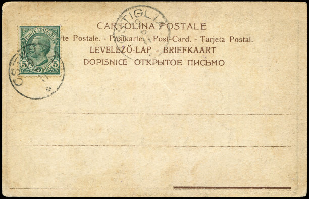 空白的老式明信片，寄自20世纪初意大利的奥斯蒂利亚，一个非常好的邮政服务的历史背景。图片下载
