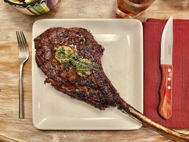Tomahawk牛排晚餐图片下载
