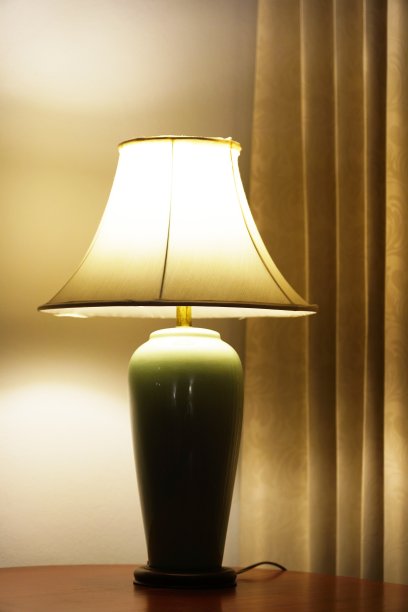 灯在卧室图片下载