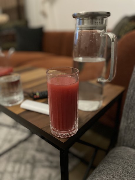 鲜榨的石榴汁图片下载