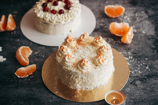 圣诞蛋糕。冬天装饰的美味蛋糕图片下载