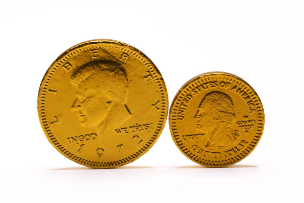 两种不同大小的金币图片下载