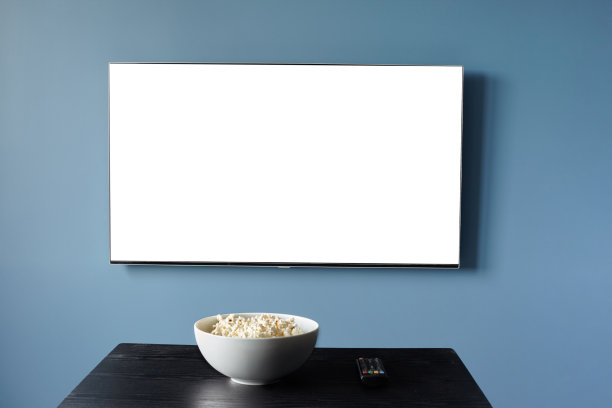电视白色屏幕与爆米花模型。在线看电影图片下载
