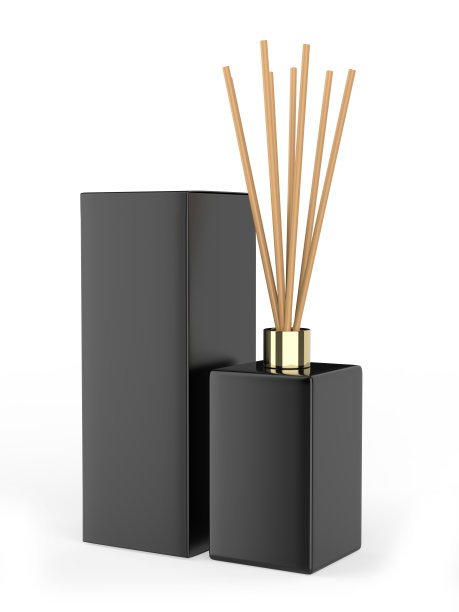 空白芦苇扩散香气棒香味香水立方瓶与纸盒包装为模板。图片下载