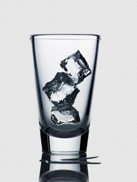 冰在玻璃图片下载