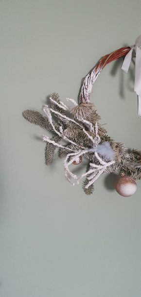 圣诞节日花圈特写，传统的冬季季节装饰图片下载