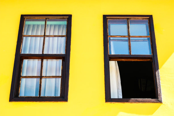 黄色的窗户图片下载