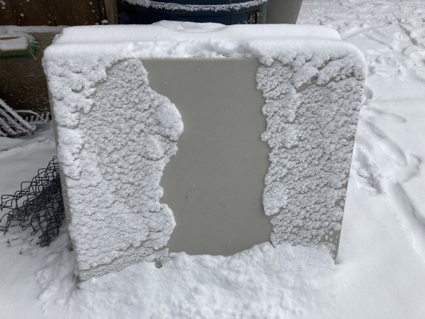 可折叠桌上的雪图片下载