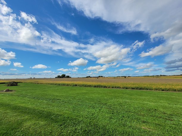 开阔的空间图片下载