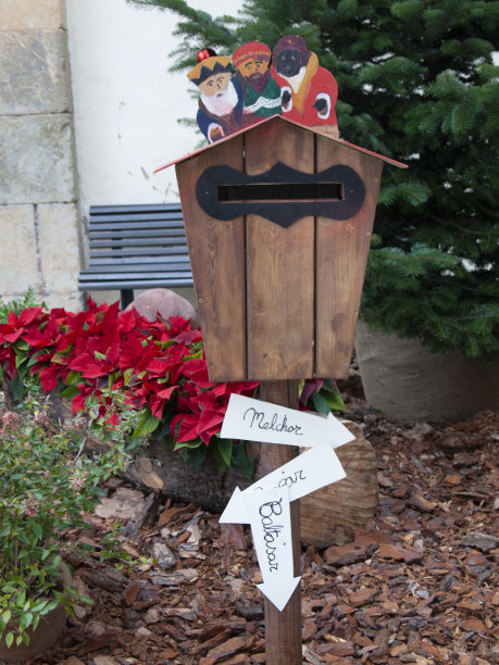 圣诞主题的木制信箱图片下载