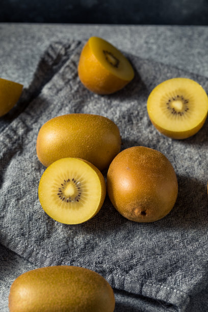 天然黄色有机金色猕猴桃图片下载