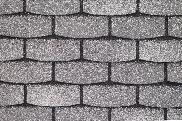 灵活的屋面瓦，纹理，背景。用于覆盖屋顶的灰色瓦片图片下载