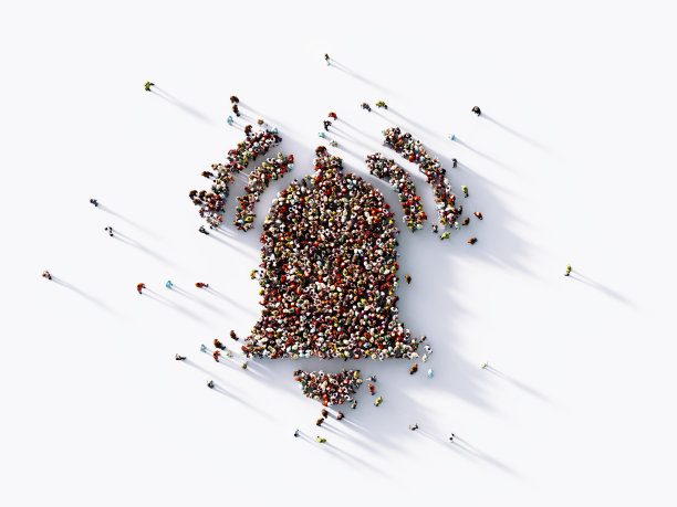 订阅概念-人群形成一个响铃图标在白色背景图片下载