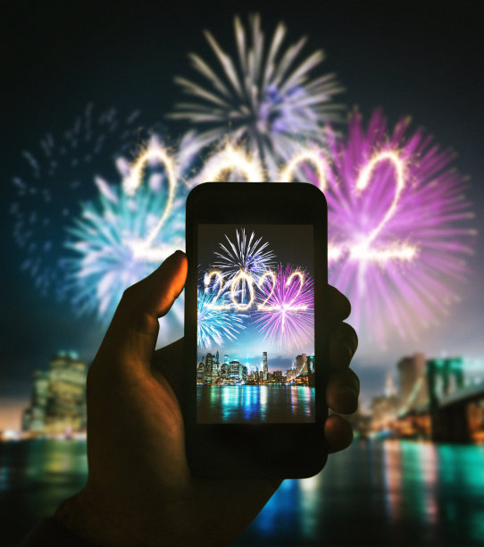 烟花点缀的曼哈顿天际线图片下载