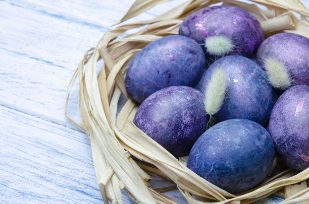 复活节快乐卡。产品环保自然着色。图片下载