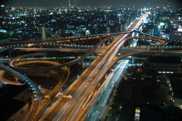 从东大阪市政厅看到的路口图片下载
