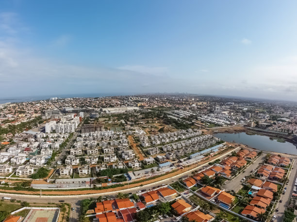 安哥拉首都罗安达，Belas的Talatona市，居民区，公寓，豪华住宅和豪华办公楼，无人机拍摄的照片图片下载