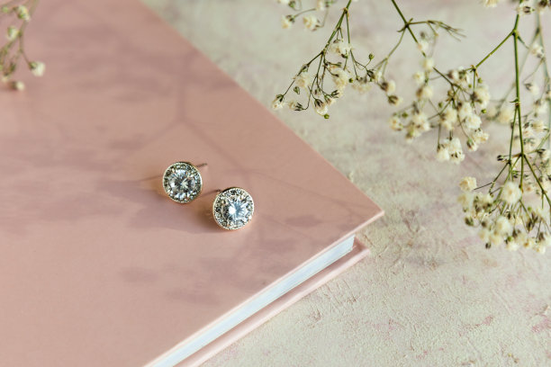 银耳环图片下载