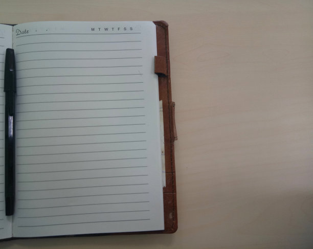 打开笔记本。空白页笔记本。图片下载