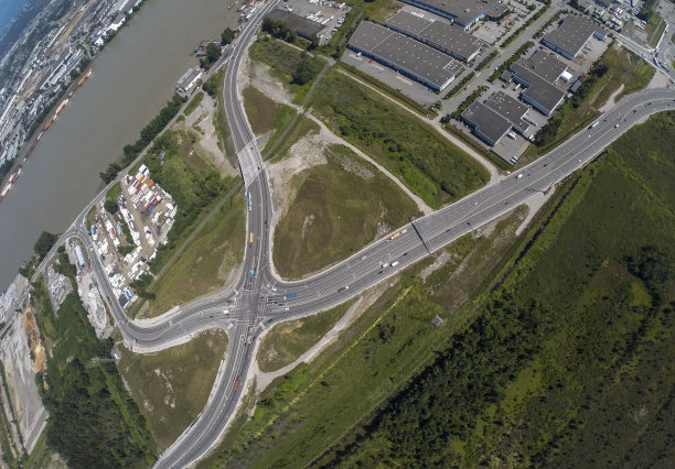 工业建筑的航拍照片，BC，加拿大图片下载