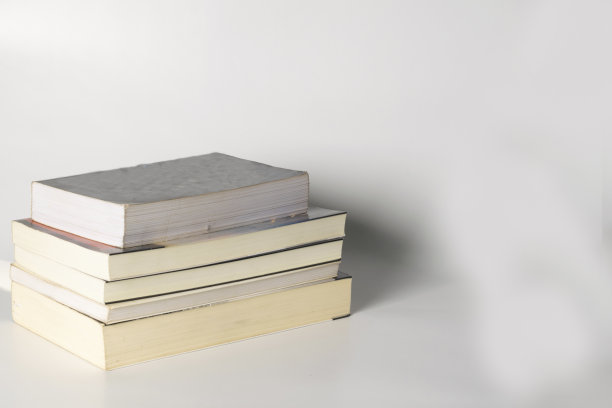 五本书堆图片下载