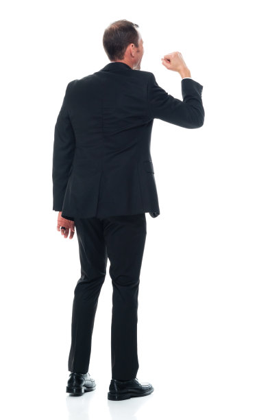 白种年轻男性穿着商务服装站在白色背景前图片下载