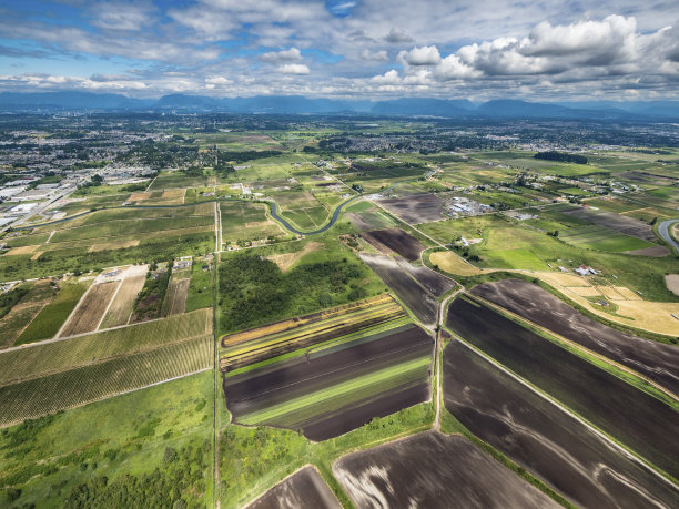 农田Nicomeckl河的库存航空照片南萨里BC省，加拿大图片下载