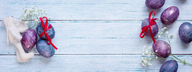 时髦的紫色复活节彩蛋，非常漂亮。图片下载