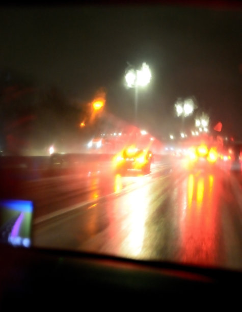 E40布鲁塞尔环雨夜图片下载