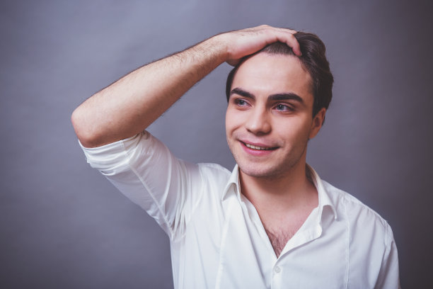 年轻的成功男人图片下载