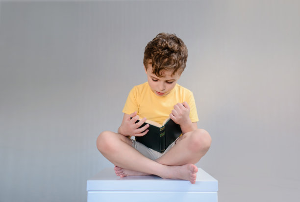 教育是有趣而简单的概念。图片下载