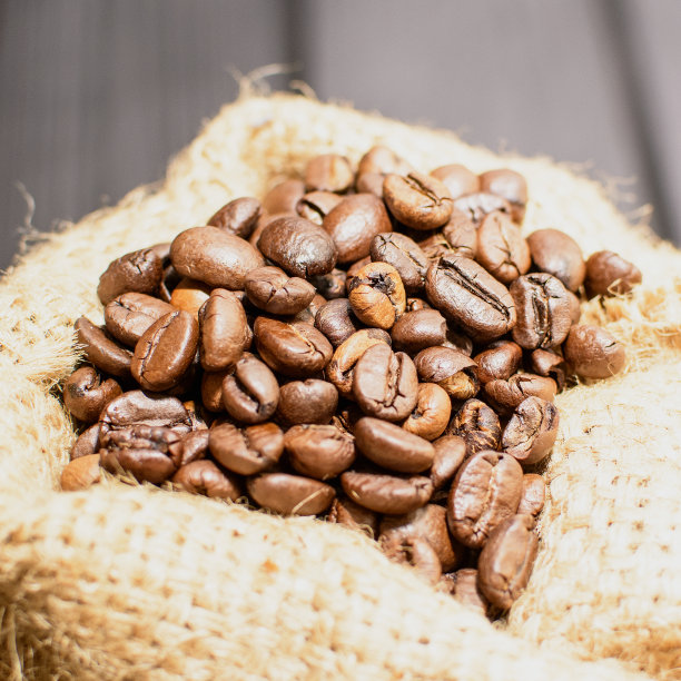 美味、新鲜、芳香、浓郁的咖啡图片下载