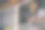 亚洲年轻女孩拍照，快乐的旅客在火车上。图片下载