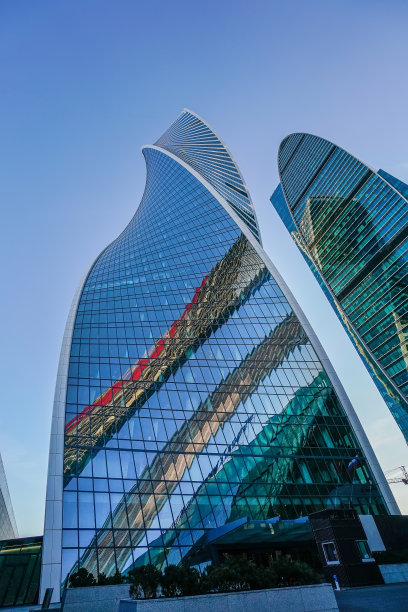 商业中心的摩天大楼，金融区，晴天，蓝天，空空如也，莫斯科，俄罗斯。图片下载