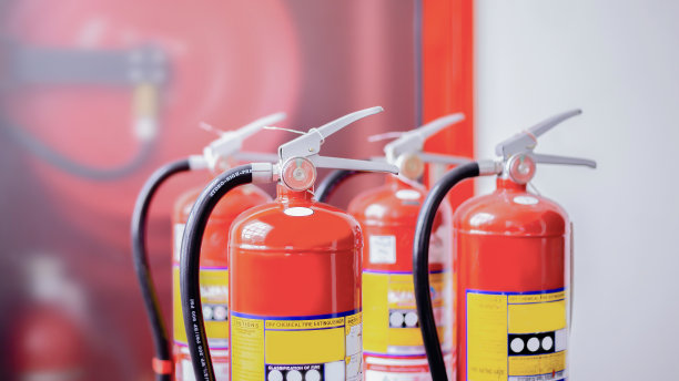 灭火器可用于紧急火灾。图片下载