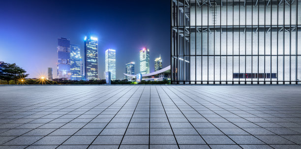 全景天际线和现代商业办公建筑与空广场图片下载