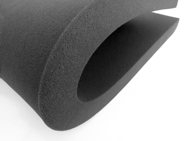 厚厚的黑色海绵泡沫卷图片下载