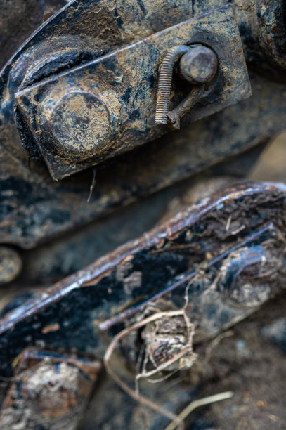 伐木拖拉机的一部分的特写。图片下载