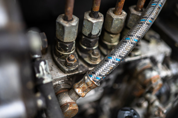 拖拉机引擎的一个部分的特写图片下载