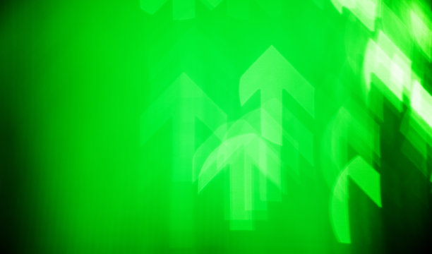 散焦背景与上箭头图片下载