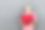 一个体格健壮的英俊男子手里拿着一颗红心。图片下载