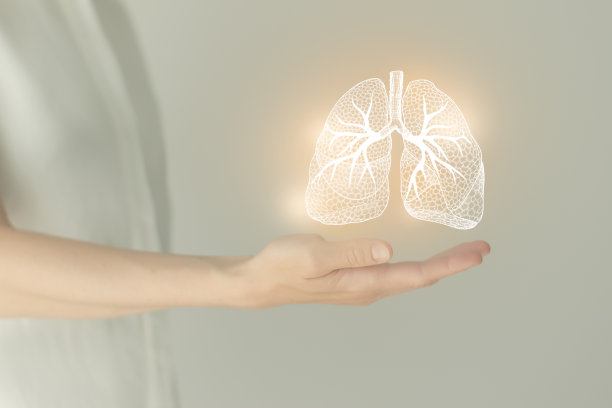 白衣女人，手绘人体肺，医疗保健服务概念库存照片图片下载