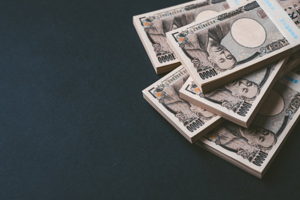 日本团和黑色背景图片下载