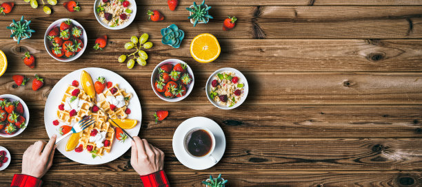 美味的华夫饼甜点配水果图片下载